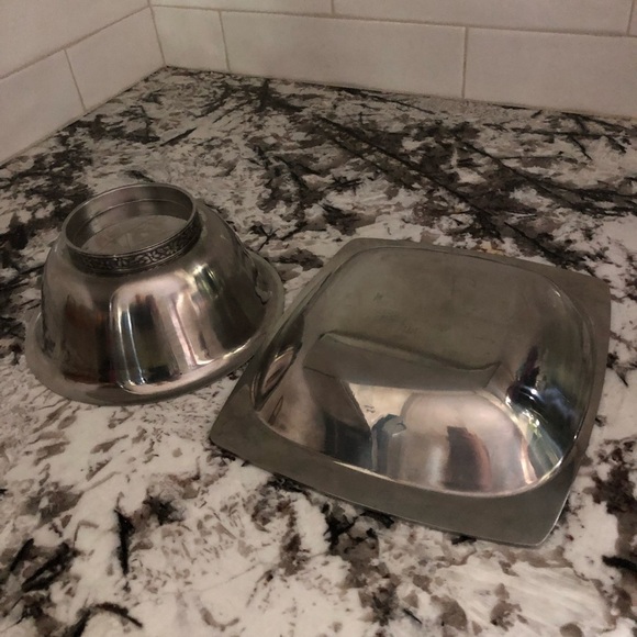 Vintage Stainless Steel Japan Bowls Set with Floral Details - Picture 6 of 12